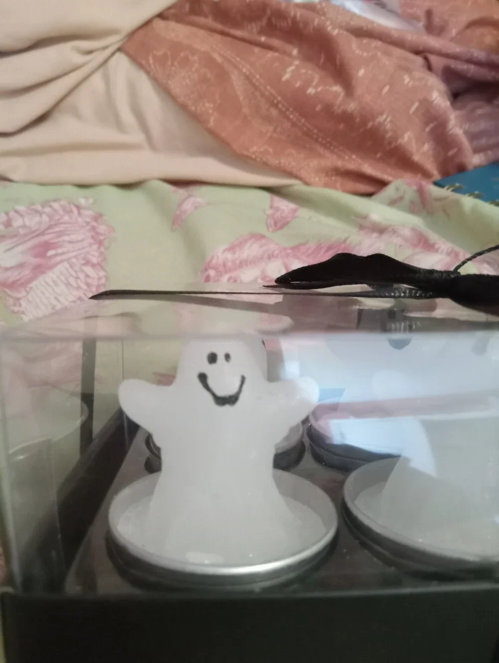 New In Box Halloween Ghost Tea Light Candles (6 Pieces)
